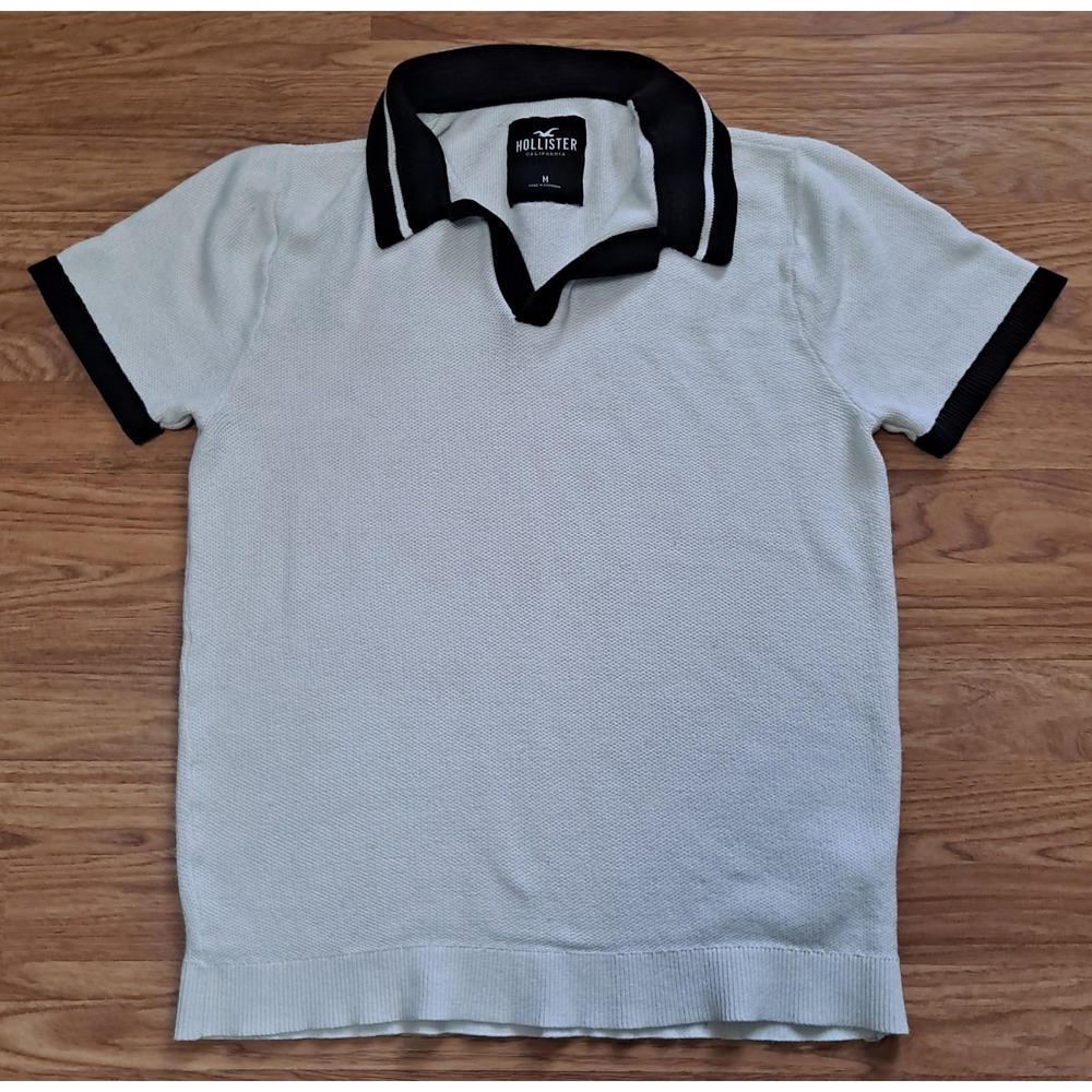 Hollister Knit Polo Mens Medium White/Black Textured Short Sleeve Sweater Shirt - Picture 1 of 3